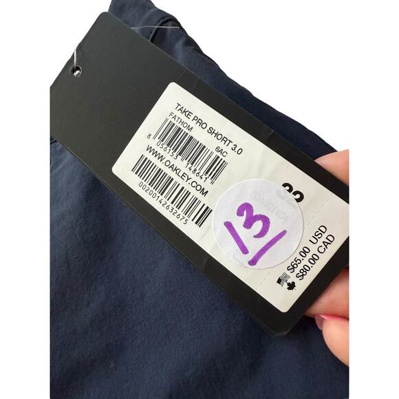 NWT Oakley Men's Fathom Take Pro Shorts 3.0  in Navy in Size 32 - Picture 9 of 9